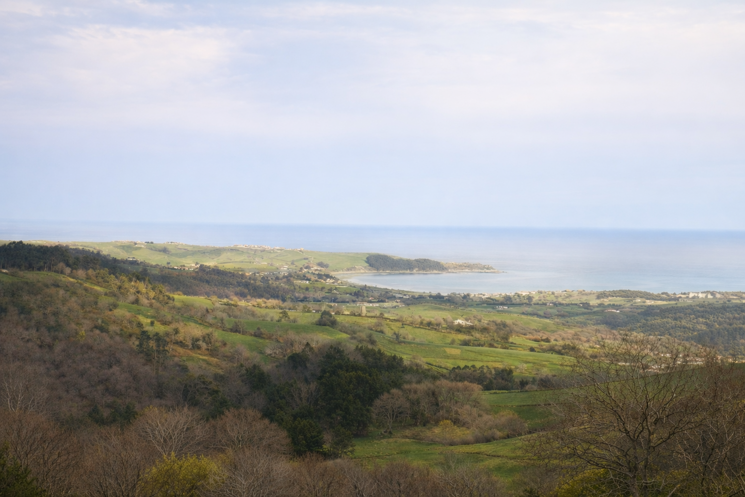 Vistas de Oyambre y Picos de Europa